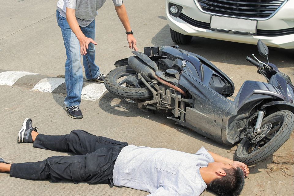 機車車禍處理流程懶人包！機車車禍賠償、肇責、後續處理一次看懂